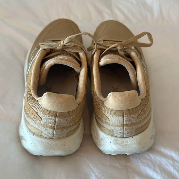 Women’s New Balance Fresh Foam 1080 - Picture 5 of 8